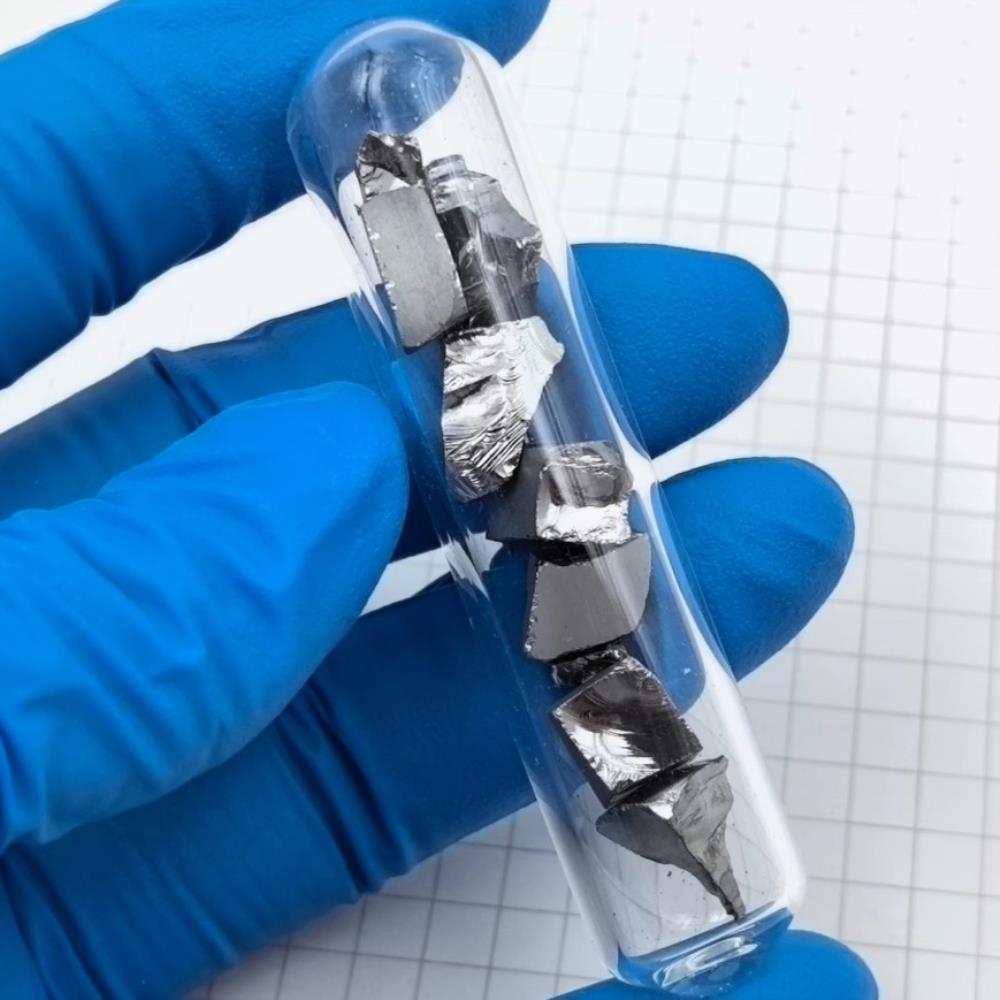 a606e0afc0e3975abe63858e140d98f3dad 10g Glass Sealed Germanium Block, 5N High-purity Metal Ge
