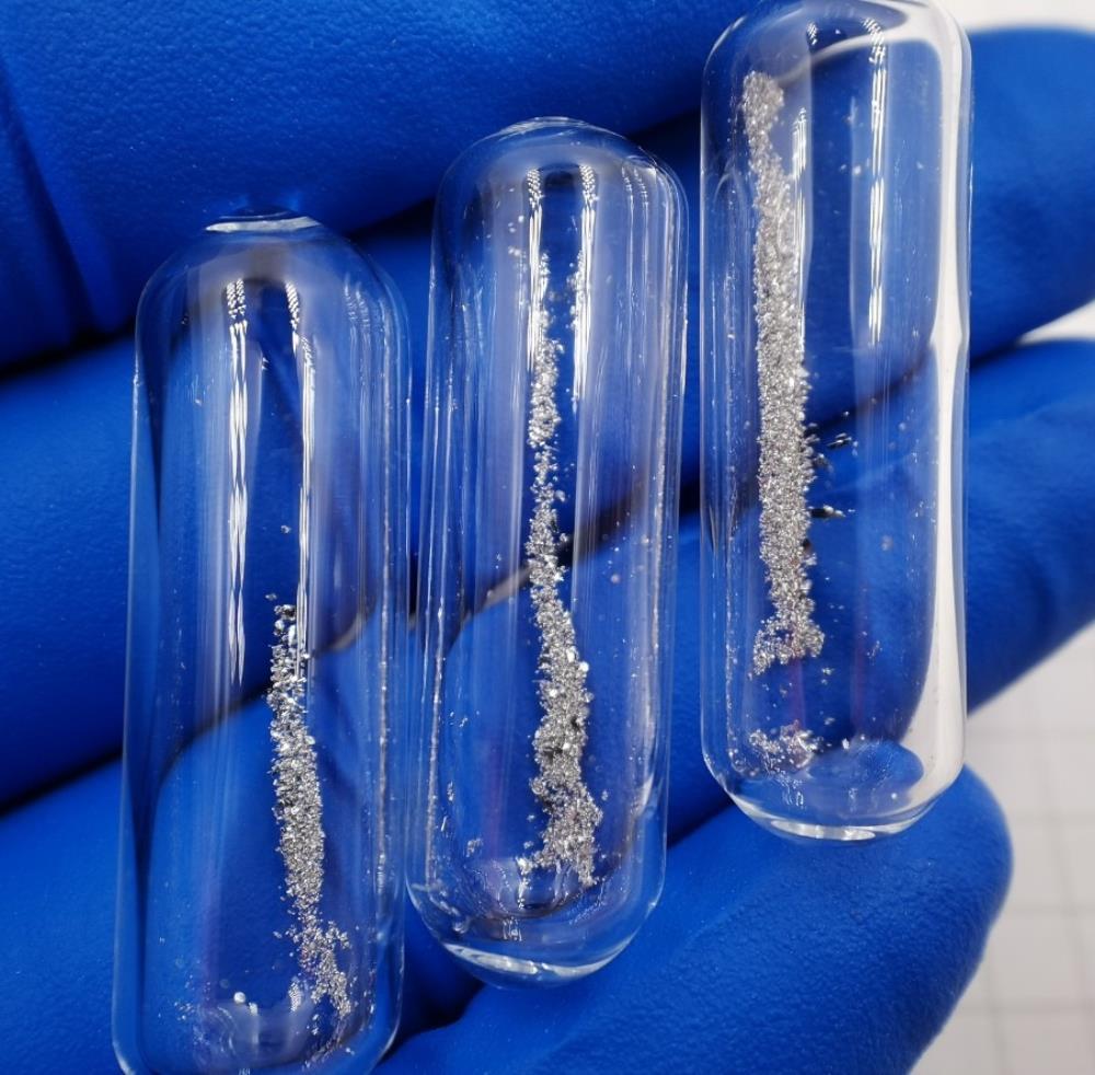 cc99d0abd577b37f94ec91d3a008c114c3a 0.05g Glass Sealed CVD Platinum Particles, 99.95% High-purity Precious Metal Pt