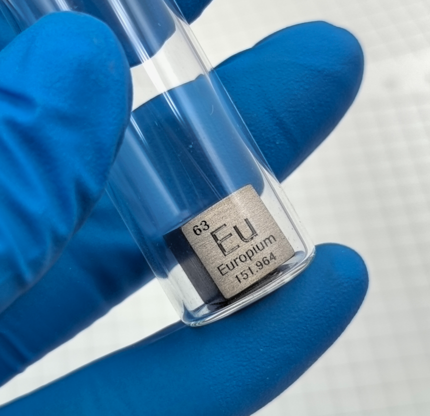 d887c892decbe13819c088e8ffabfa7aa77 10mm Argon Filled Glass Sealed Europium Cubic Element Periodic Phenotype Eu - Image 4